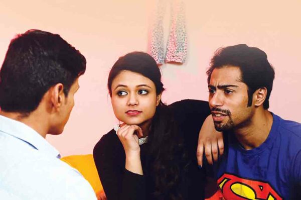 Hindi Love Crime Story : दोस्ती की कमजोर छत