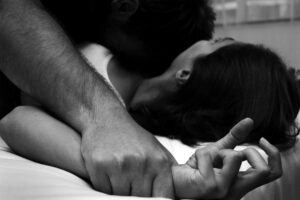 UP Crime News : प्रेमिका संग बनाए संबंध फिर चाकू मारकर किया कत्ल