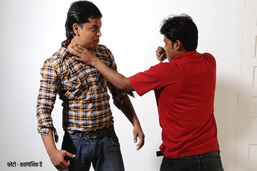 Delhi Crime News: 2 लाख के विवाद में खूनी खेल – टेंट कारोबारी के हाथ काट डाले