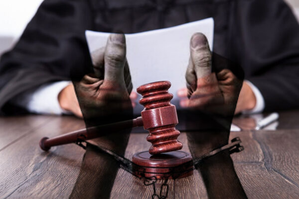 Fake Judge Fraud : अय्याश फर्जी जज की ठगी
